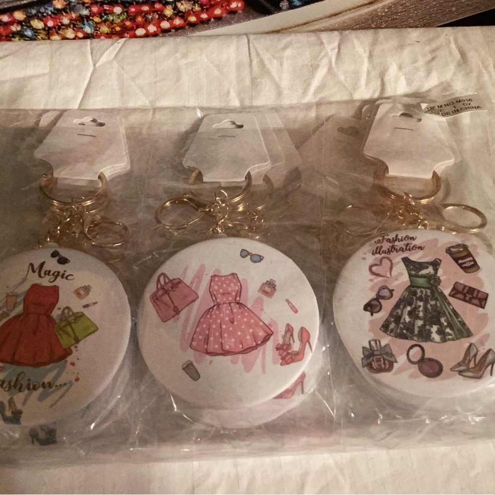 12 PIECES ASSORTED-RANDOM PICKED MIRROR BAG CHARM 🔥…